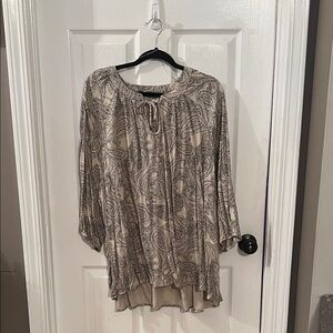 Como Vintage Beige Paisley Tunic Top